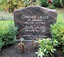 Grabdenkmal, Material Granit/Aurora